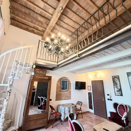 L'Ora Delle Streghe B&B Centralissimo Livorno Exterior photo
