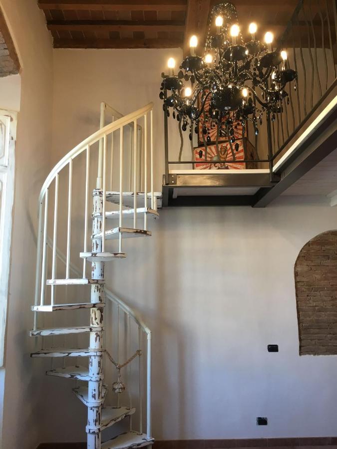 L'Ora Delle Streghe B&B Centralissimo Livorno Exterior photo